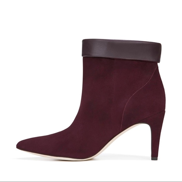 Via Spiga
Giulia Pointed Toe Bootie
ColorMulberry - Picture 2 of 6